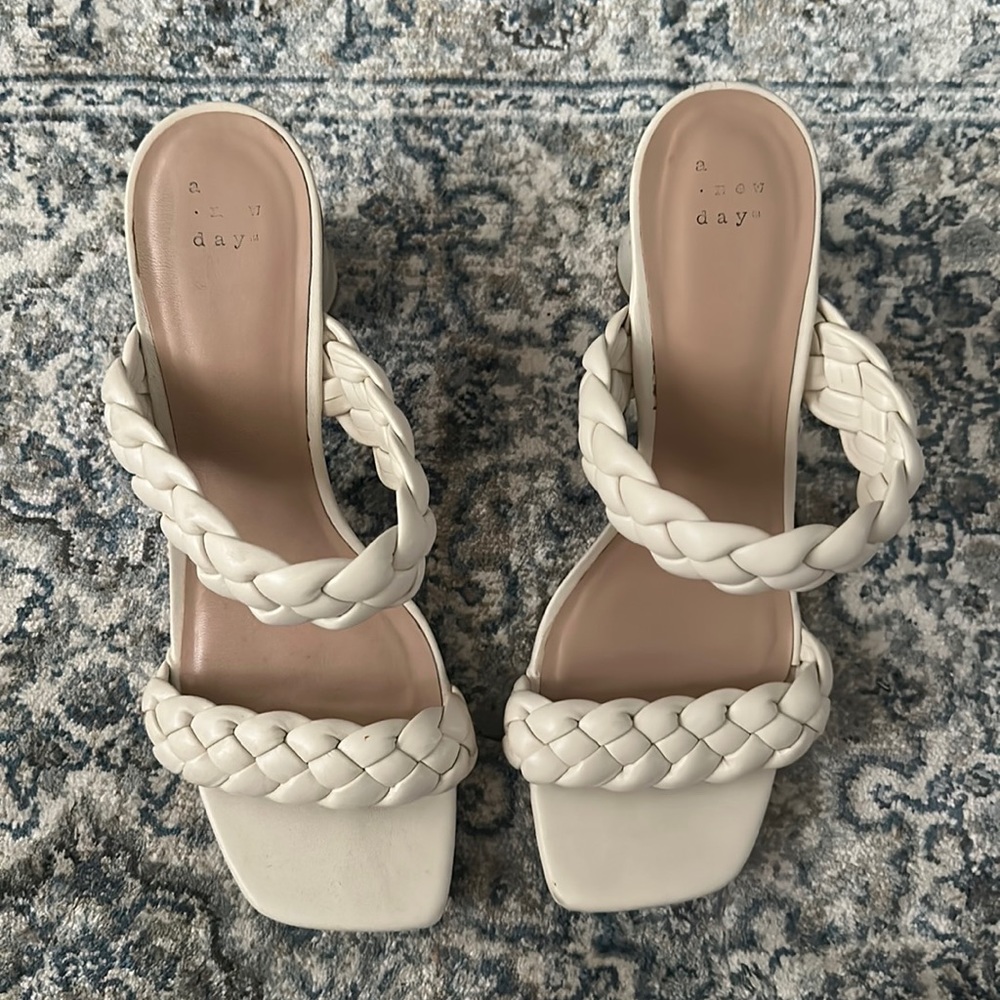 Women’s shoes